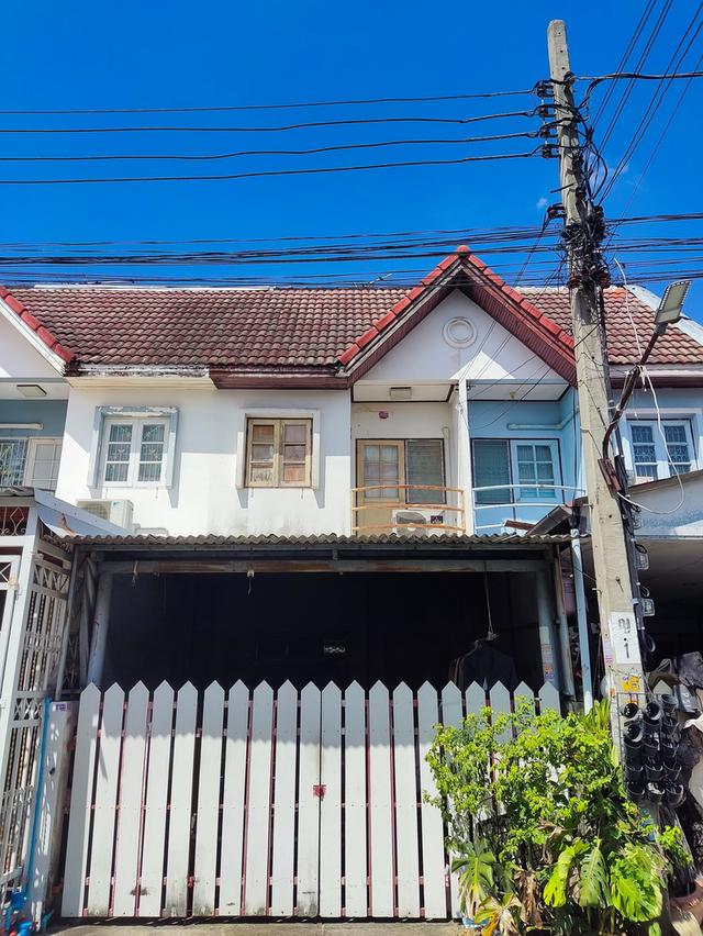 บ้านทาวน์เฮ้าส์ หลังรถไฟฟ้าสายสีม่วง 1