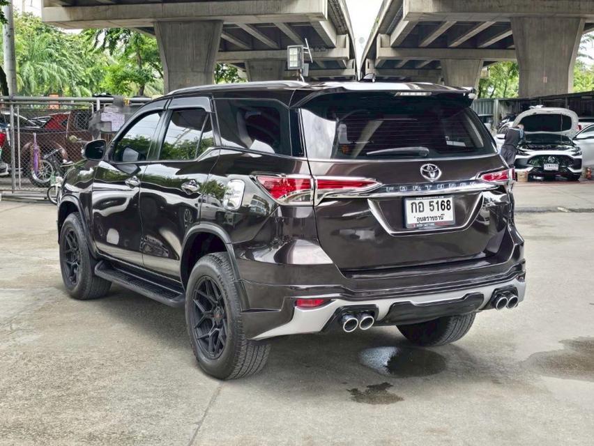 Toyota Fortuner 2.4V ปี16 4