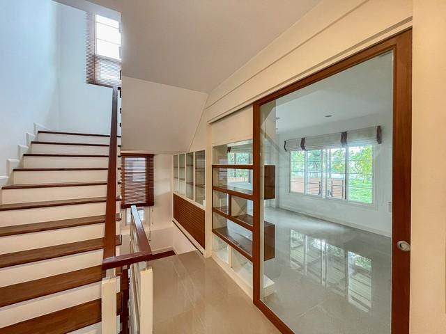 ให้เช่า ทาวน์เฮ้าส์ หลังมุม URBAN SATHORN มีสวนในตัว พื้นที่ 48 ตรว เฟอร์นิเจอร์ครบ ใกล้ BTS บางหว้า 6