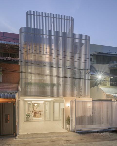 บ้านสวย ขายทาวน์โฮม 3 ชั้น หมู่บ้านคลองตันนิเวศน์ ปรีดีพนมยงค์ 42 ใกล้เอกมัย ทองหล่อ สุขุมวิท เข้าเมืองสะดวก 1