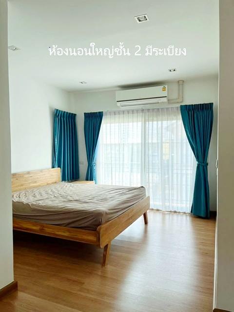 ตลาดสำเพ็ง 2 1.8 กม. ให้เช่าบ้าน 5 แอร์ MRT หลักสอง 2.1 กม. รพ.เกษมราษฎร์ บางแค 1.8 กม. รร.สวนโมกข์อนุสรณ์ 1.1 กม. 3 นอน 5