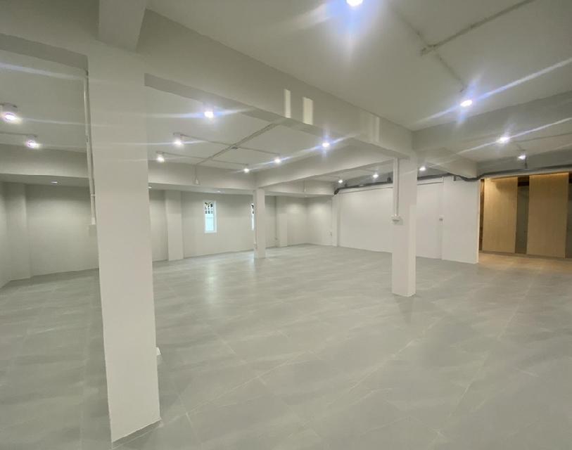 ให้เช่าอาคารสำนักงาน / Office / พื้นที่ ชั้น 1 เท่านั้น / ซอยปรีดีพนมยงค์ 14 สุขุมวิท 71 / อาคารพื้นที่ใช้สอย 500 ตารางเมตร 14