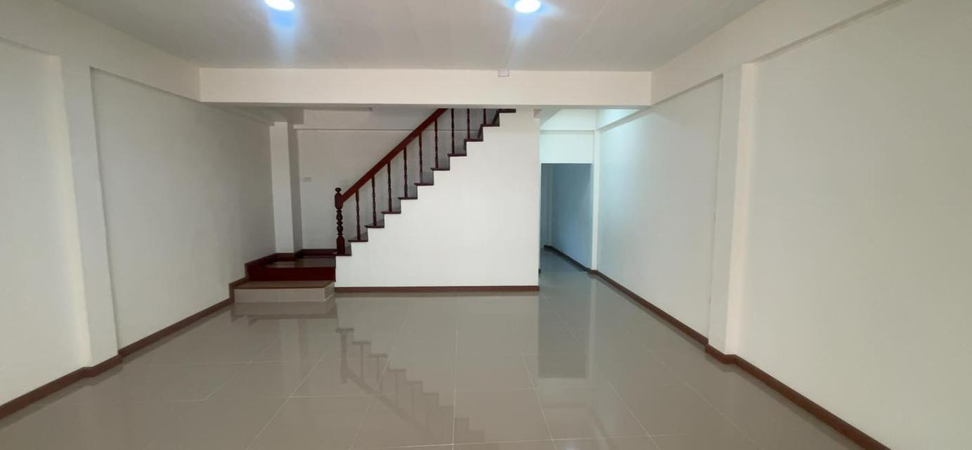 ทาวน์เฮ้าส์ 2 ชั้น รีโนเวทใหม่ อ.ปากช่อง จ.นครราชสีมา 13