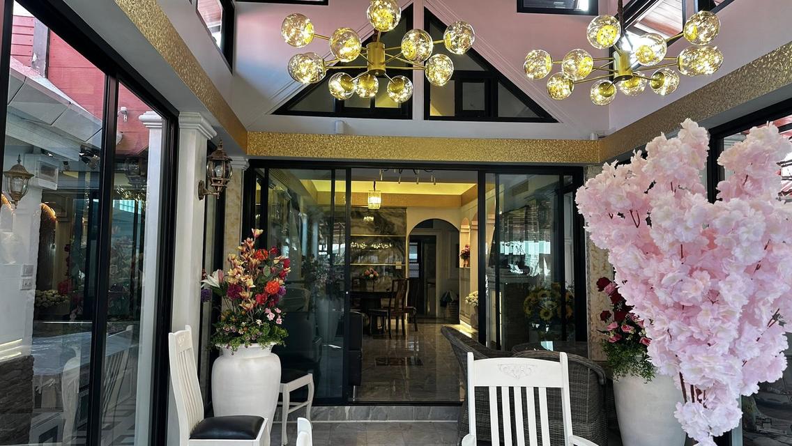 🏡 บ้านเดี่ยวชั้นเดียวหลังใหญ่ สไตล์โรมัน ทำเลเศรษฐกิจหลัก เดินทางสะดวก #สันกำแพง ราคา 60,000 บาท/เดือน ✨ 清迈山甘烹单层独栋罗马风格别墅出租 6 卧室 6 卫生间 – 租金 60,000 泰铢/ 3