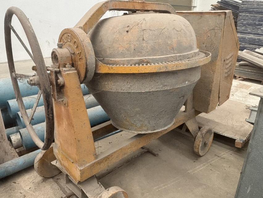 ที่โม่ปูนมือสองพร้อมใช้งาน