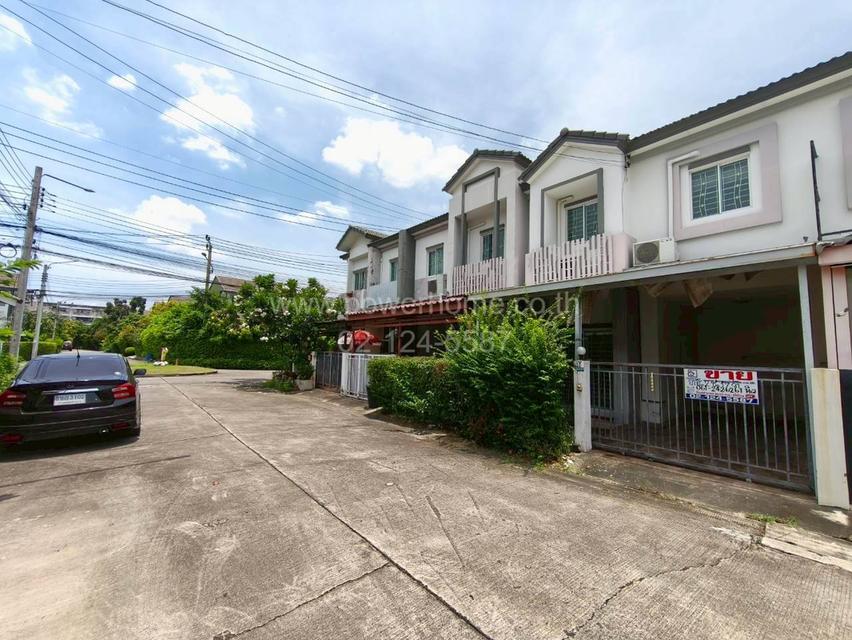 หมู่บ้านไลโอนอฟ ดอนเมือง ซอยช่างอากาศอุทิศ13 ถนนช่างอากาศอุทิศ แขวงสีกัน เขตดอนเมือง กรุงเทพมหานคร