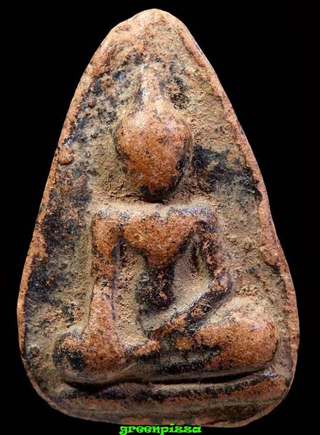 พระนางกำแพงกลีบบัวเมืองกำแพงเพชร