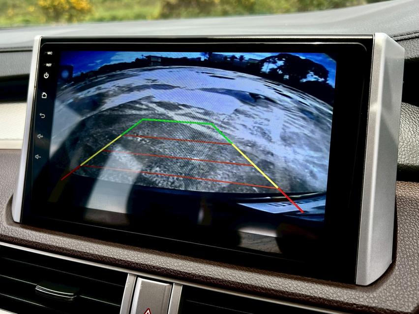 mitsubishi xpander 1.5 TOP 9