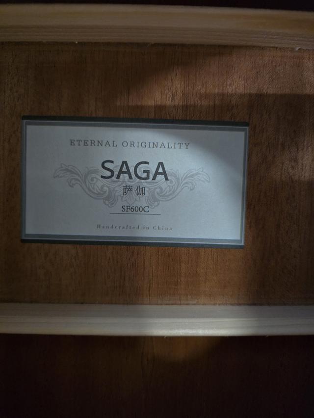 กีต้ารุ่น SAGA SF600C 8