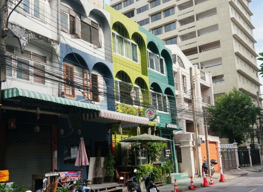 ขายอาคารพาณิชย์ 6 Unit และบ้านชั้นเดียว 1 หลัง เนื้อที่ 149 ตร.ว. ซอยสุขุมวิท 4 2