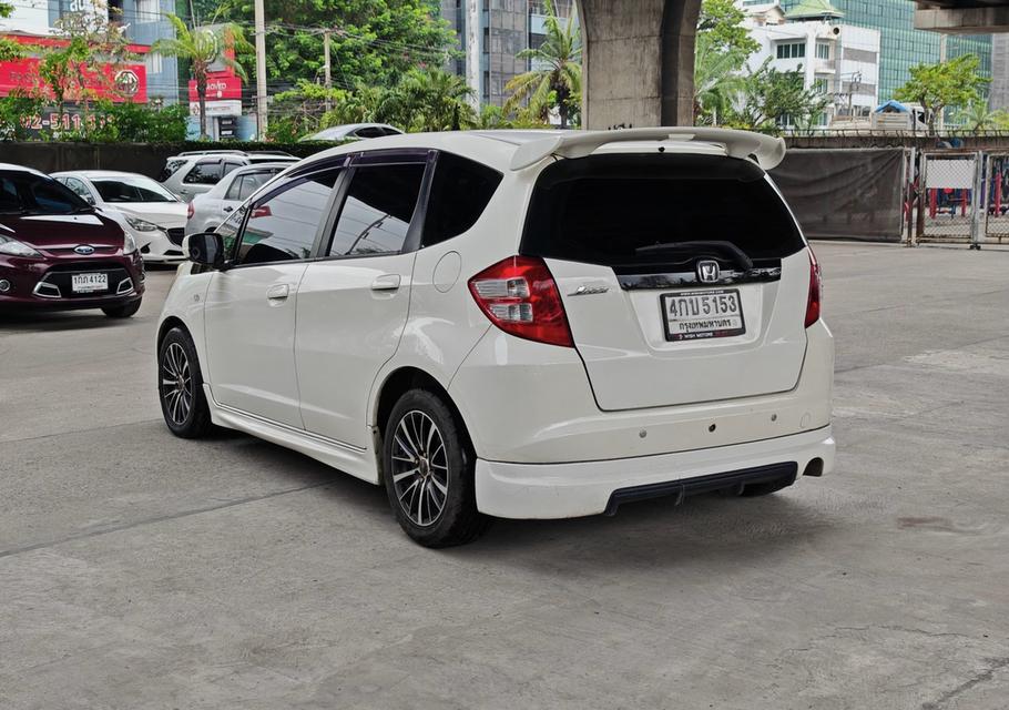 Honda Jazz GE 1.5 S i-VTEC Auto ปี 2010 4