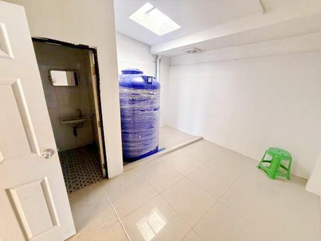 ลาดสวาย คลองสี่ วัดสายไหม รถไฟฟ้า BTSคูคต 3.86กม.อาคารพาณิชย์ 4นอน 4น้ำ ใกล้ 40 ตร.ว. 640 ตร.ม. อาคาร 4 ชั้น 6