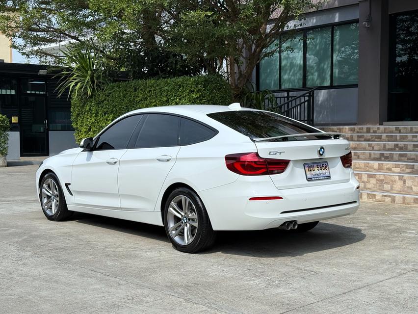 2020 BMW 320D GT SPORTLINE รถมือเดียวออกป้ายแดง รถวิ่งน้อย ไม่มีอุบัติเหตุ วารันตียังเหลืออีกนานครับ 6