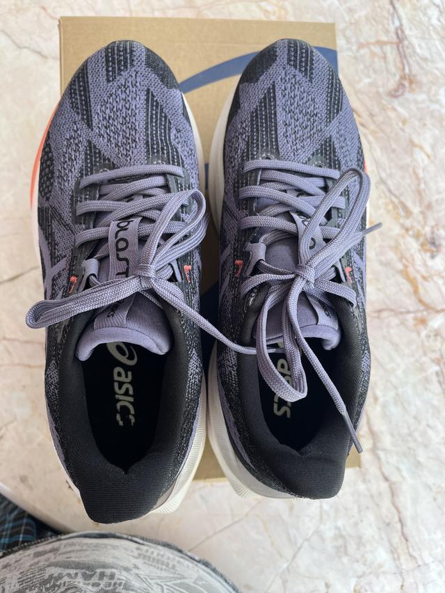 รองเท้าวิ่งยี่ห้อ ASICS รูปที่ 4