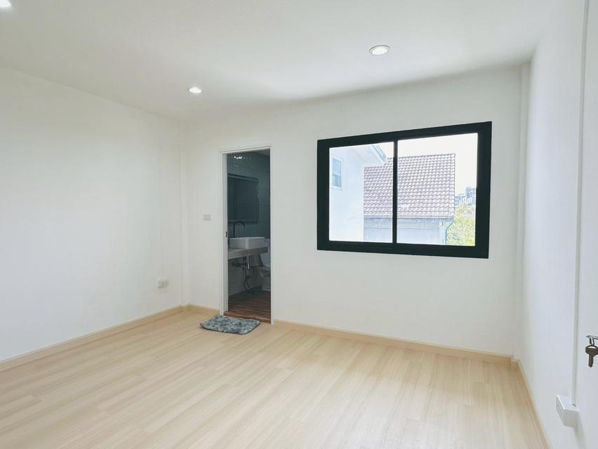 ขายทาวน์โฮม 3ชั้น 16.5ตรว. สุทธิสาร-รัชดา ใกล้mrt,bts ใจกลางเมือง เดินทางสะดวก พร้อมเข้าอยู่ 11