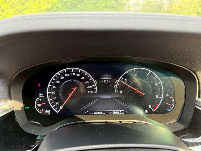 BMW 520 d M-Sport G30  ปี 20 สีขาว ดีเซล 14