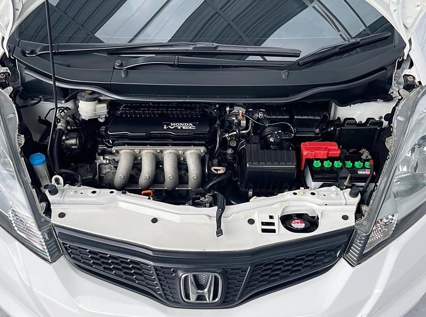 Honda Jazz 1.5V I-VTEC GE เบนซิน เกียร์ออโต้ ปี2012