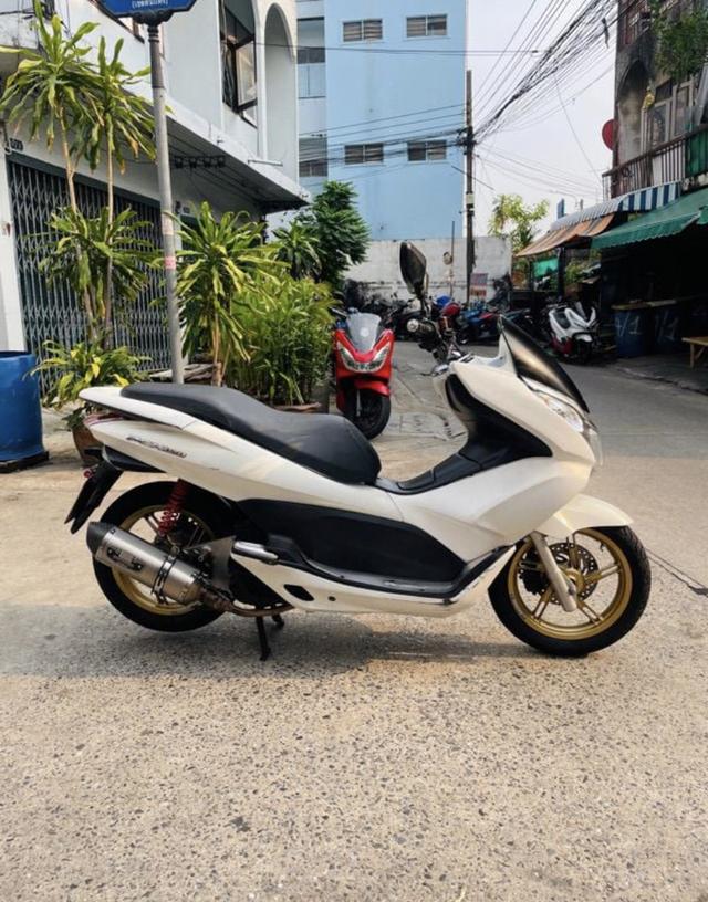 Honda PCX 150 สีขาวดำ 3