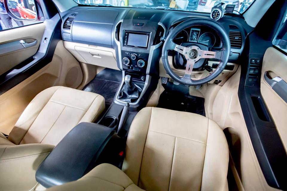 ISUZU D-MAX 2.5 L Ddi Cab4 ปี 2014 สีแดง มือเดียวป้ายแดง 13