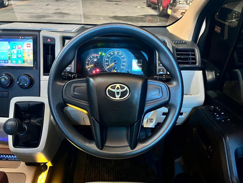 TOYOTA COMMUTER 2.8 MT ปี 2021 VIP 14