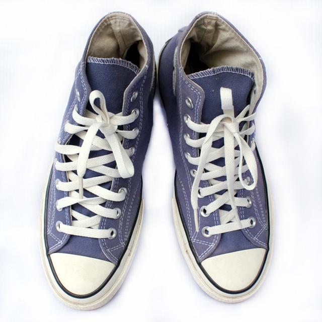 CONVERSE ผ้าใบหุ้มข้อมือสอง สีกรม สภาพเหมือนใหม่ จัดส่งฟรี!!! เก็บปลายทาง