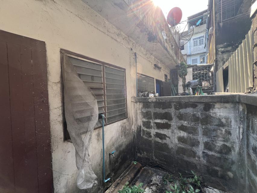 🧨 ถูกเหมือนได้เปล่า! ทาวน์เฮ้าส์ 3 ชั้น พื้นที่เยอะ จอดรถ 2 คัน 🚗 ม.อมรชัย 3 ซอย 7 เพียง 1.65 ลบ. 🔥 เจ้าของใจดี ฟรีโอนทุกบาท! 11