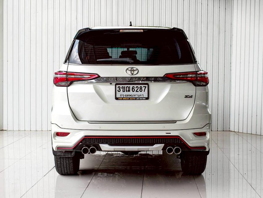 Toyoya Fortuner Leader 2.4V 4wd ปี22 7