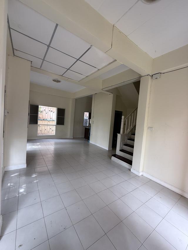 ทาวน์เฮ้าส์ 2 ชั้น หมู่บ้านวรารักษ์ โรจนะ-วังน้อย 1