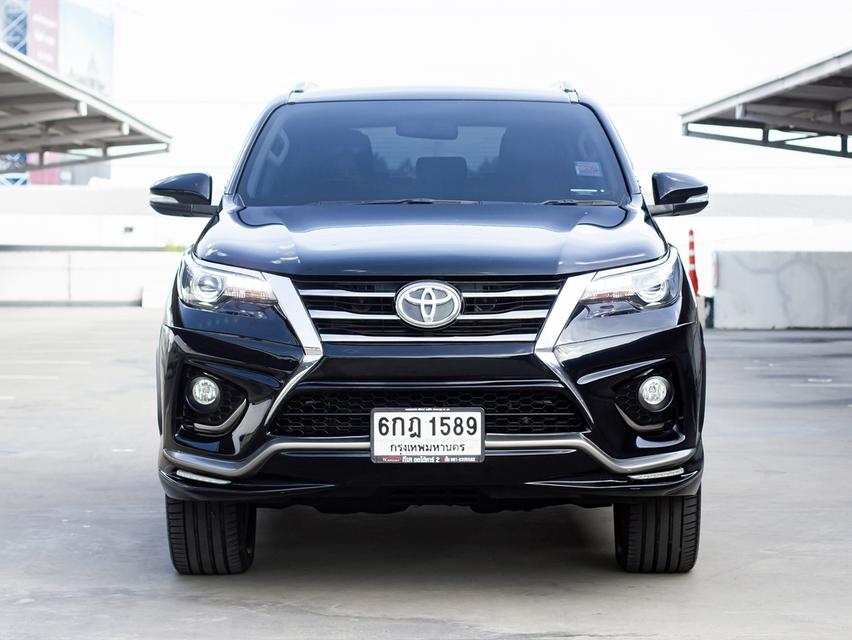 TOYOTA Fortuner TRD Sportivo 2.8 [4x4] Blacktop 17