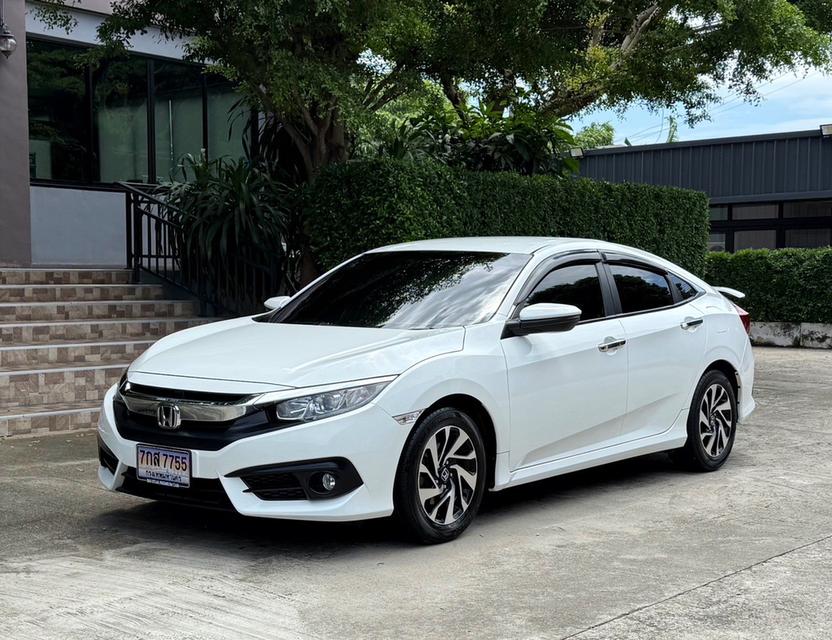 2018 HONDA CIVIC FC 1.8 EL รถมือเดียวออกป้ายแดง รถวิ่งน้อย เข้าศูนย์ทุกระยะ รถไม่เคยมีอุบัติเหตุครับ
