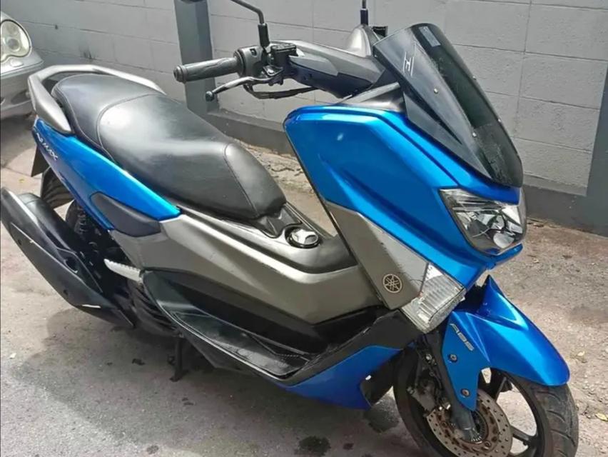 Yamaha N-Max สีน้ำเงิน