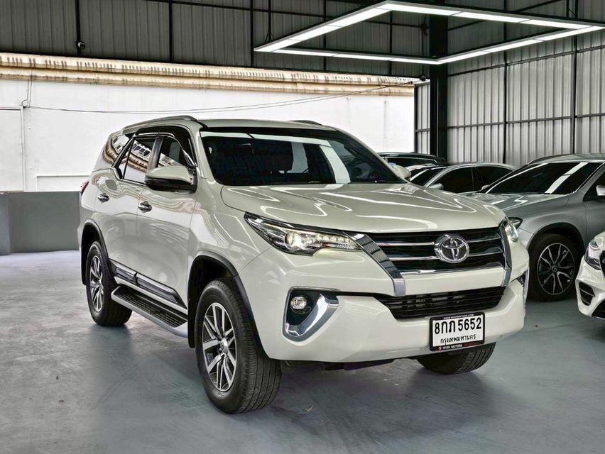 Toyota Fortuner 2.4V 4WD ปี19