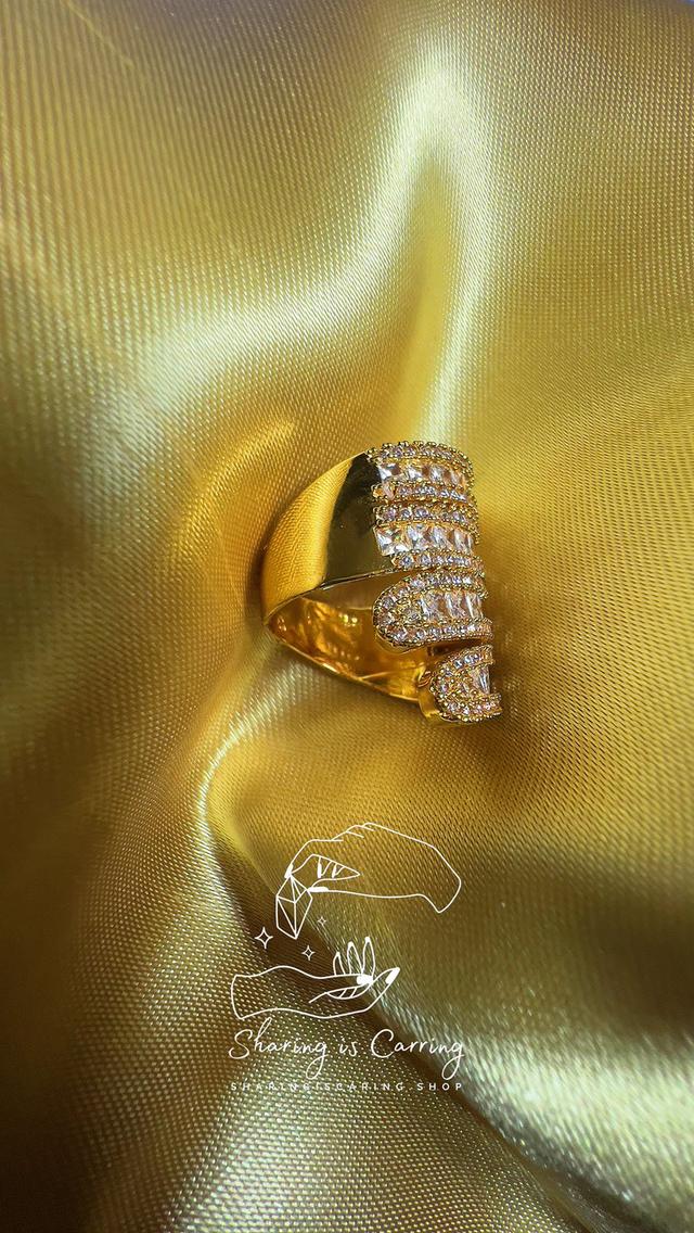 แหวนแฟชั่น เพชรแฟนซี CZ สีอำไพ ลดราคาเหลือ ฿2,290.- จากราคา ฿3,290.- บาท รวมส่ง