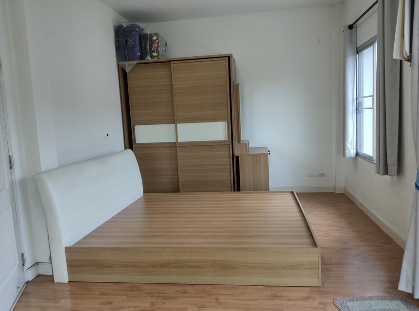 ขายถูก ราคาพิเศษ ทาวน์โฮม 2 ชั้น หมู่บ้าน วิสต้า อเวนิว ซ.เพชรเกษม 81 10
