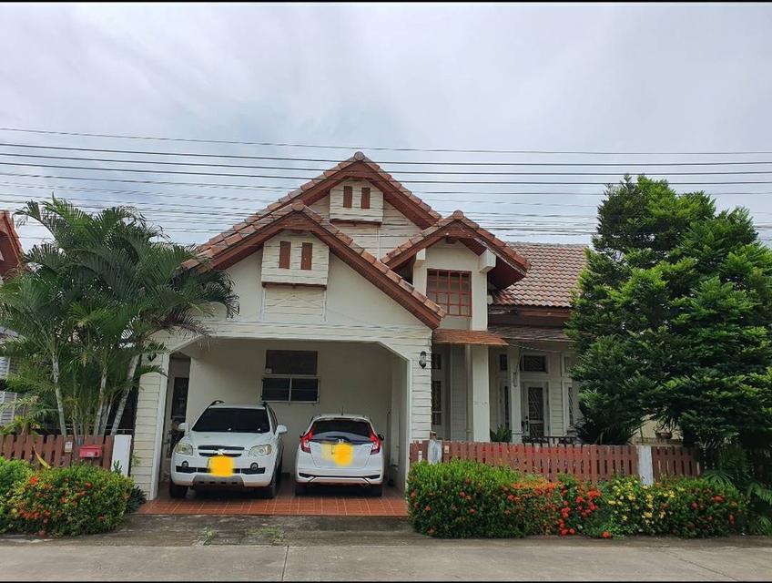 บ้านเดี่ยวชั้นเดียว ขนาดพื้นที่ 72 ตรว อยู่ในหมู่บ้านเพรชรัตน์เลควิว ทับมา ระยอง 1