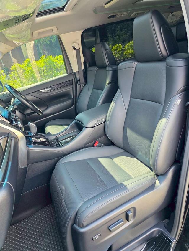 Toyota ALPHARD 2.5SC PACKAGE สีดำ ปี 2022 ไมล์ 40,000 กม.  11