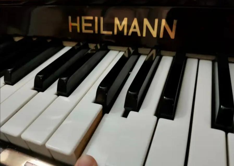 ขายเปียโน HEILMANN 2