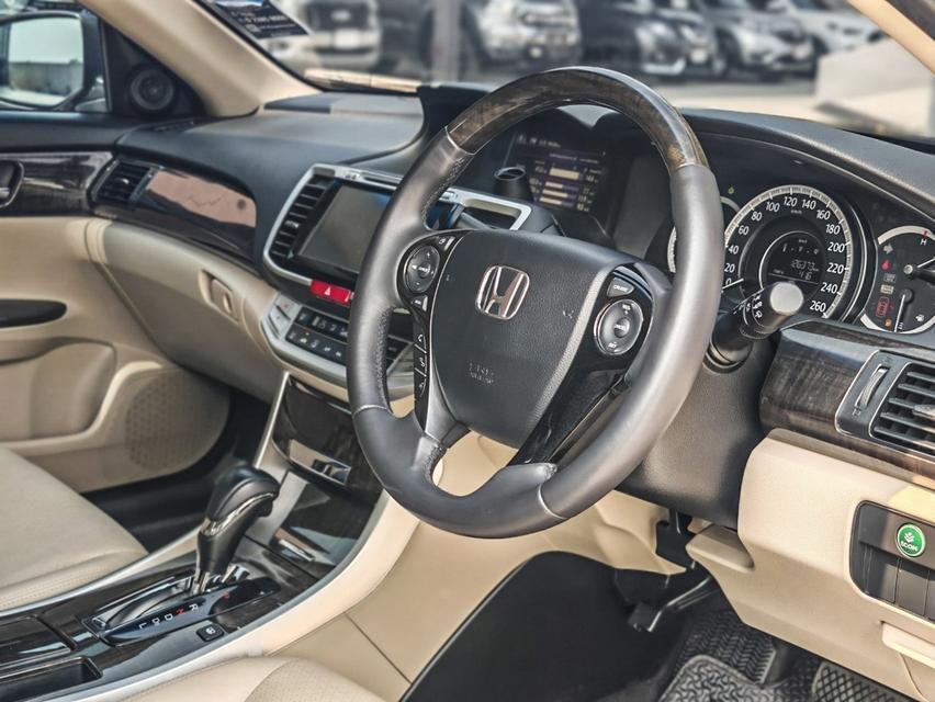 ปี2015 HONDA ACCORD 2.0EL 6