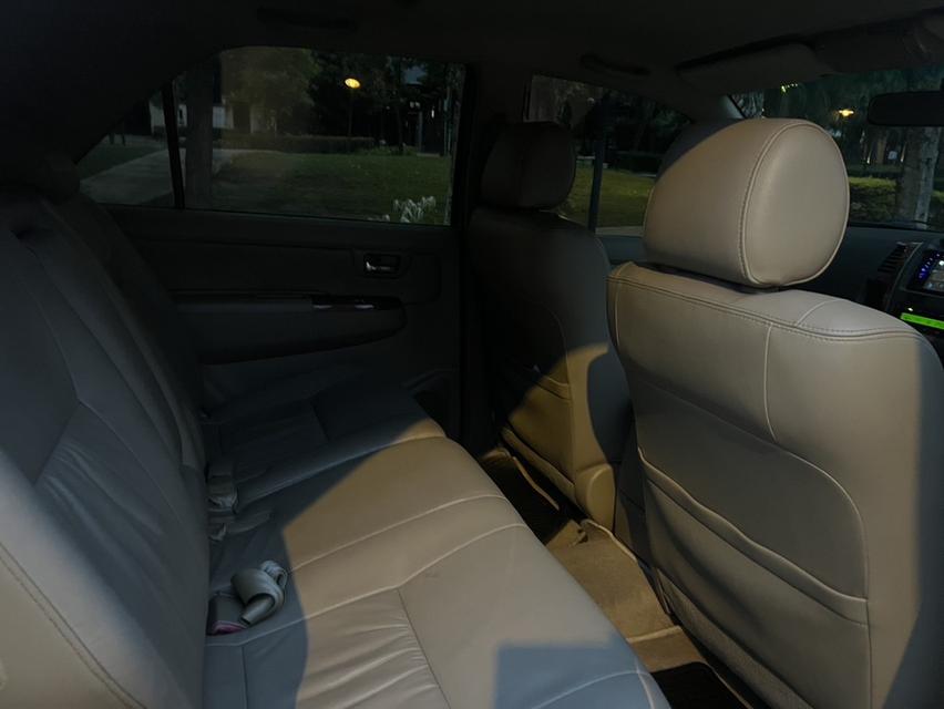 รถยนต์ Toyota Fortuner 3.0 V Auto ขับ2 ปี 2010 รูปที่ 7