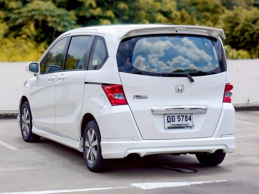 Honda Freed 1.5 SE เกียร์ Auto สีขาวมุก ปี 2010 9