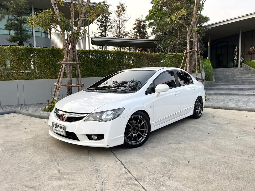 2011 Honda Civic FD ออโต้ สีขาวภายในดำหายาก รถสวยมาก รูปที่ 3