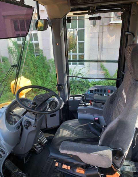 WA430-6 ตัก 4.16 คิว ยกสูง 4.20 ม. นำเข้าจากญี่ปุ่น สภาพสวย พร้อมใช้งาน สนใจติดต่อ 0927826142, 0858176685 รูปที่ 2