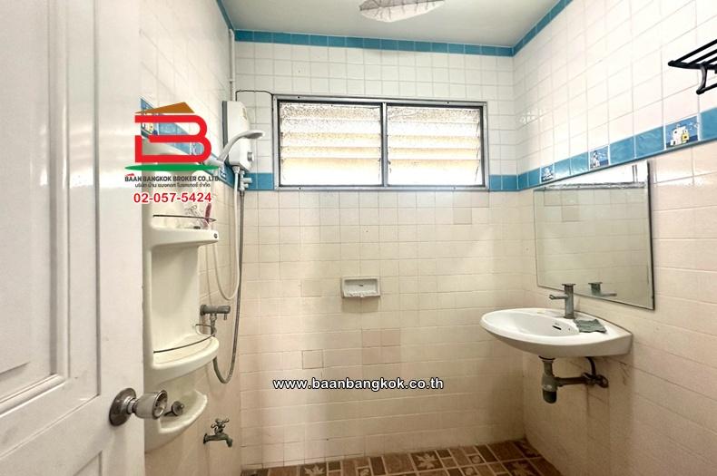 บ้านเดี่ยว เนื้อที่ 60 ตร.ว. หมู่บ้านประชาชื่น (สามัคคี 63) ใกล้มหาวิทยาลัยธุรกิจบัณฑิตย์ ถนนแจ้งวัฒนะ ตำบลบางตลาด อำเภอปากเกร็ด นนทบุรี 13