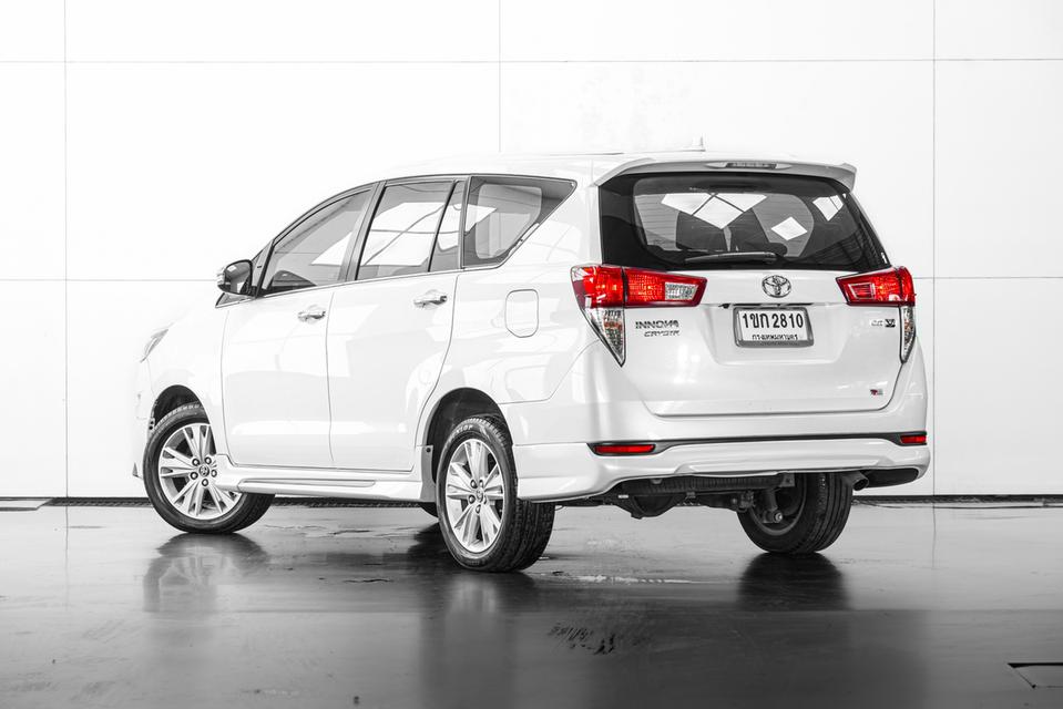 2020 TOYOTA INNOVA 2.8 V Crysta Wagon สีขาว เลขไมล์ 55358 กม.