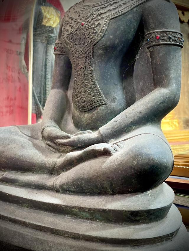 พระพุทธรูปโบราณ พระบูชาอยุธยาทรงเครื่อง หน้าตัก12นิ้ว ปางสมาธิ ฐานตั้งสามขา 5