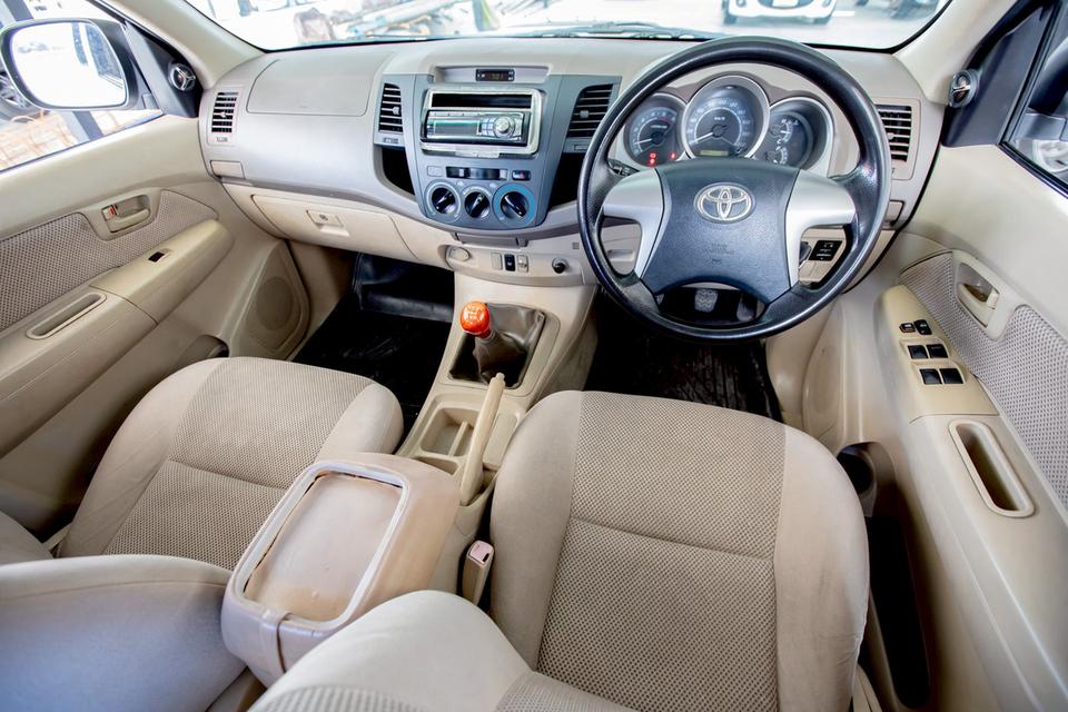 Toyota Vigo Double Cab 4 ประตู 3.0 ดีเซล ปี 2005 สีเทา  15