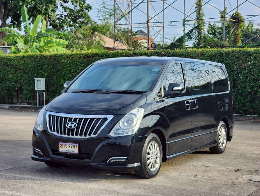 รหัสรถ 67GG549 🚐🚙HYUNDAI H1 DELUXE 2018 ตัวสุดท้าย สีดำ ภายในเบจ