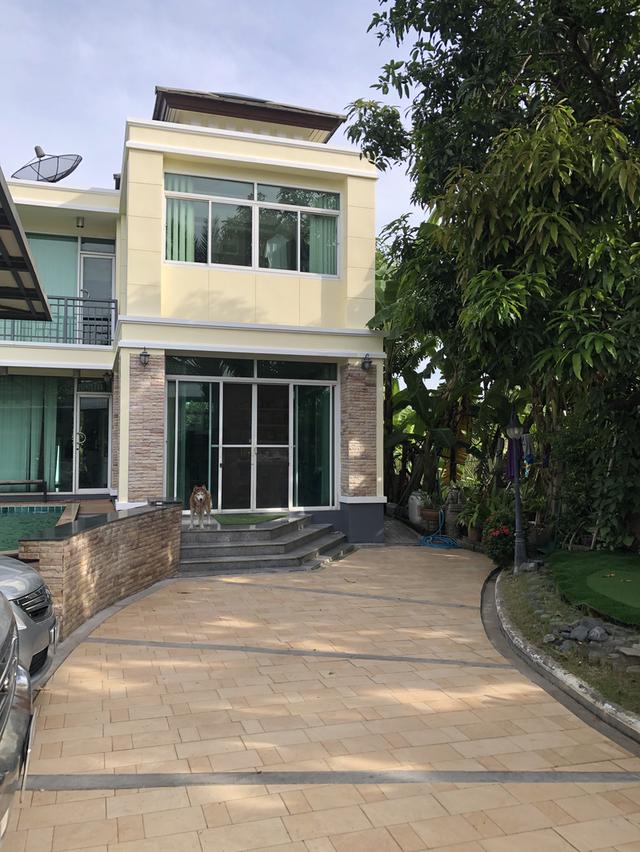 บ้านเดียว 2 ชั้นพร้อมสระว่ายน้ำ 9