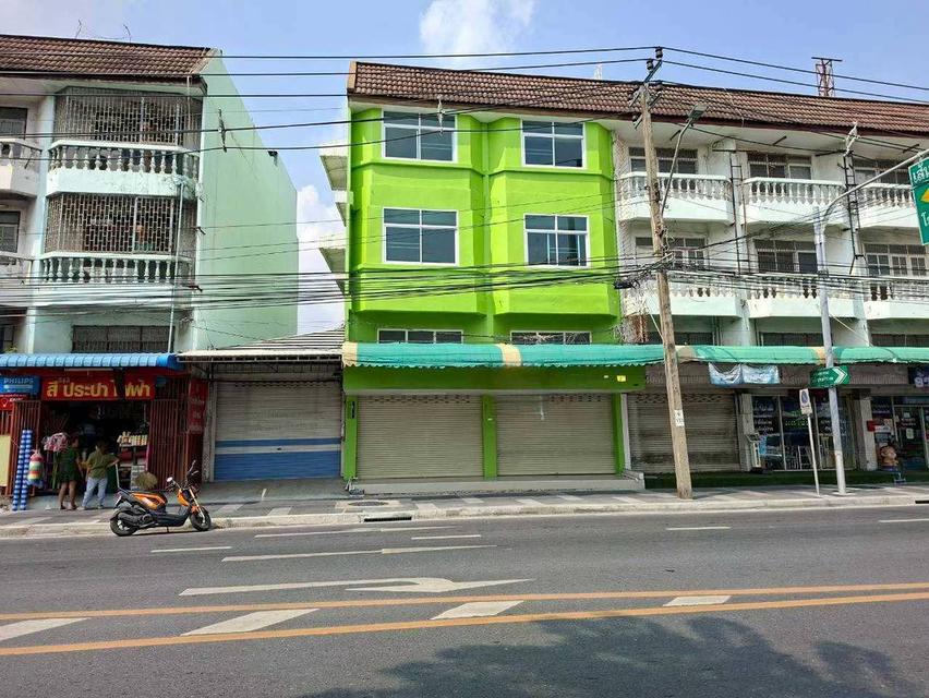 ให้เช่าอาคารพาณิชย์ 2 ห้อง 3.5 ชั้น + ดาดฟ้า ทำเลทอง ลาดพร้าว 71 ตรงข้ามเซเว่น ใกล้ป้ายรถเมล์ (N.2306) 1
