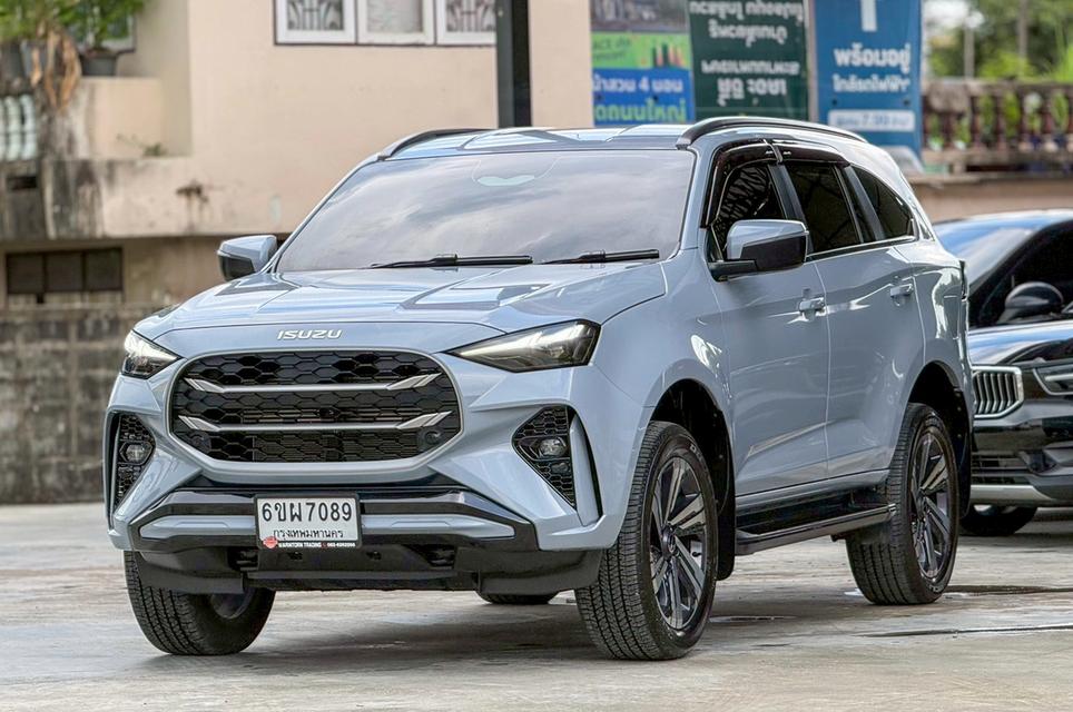 ปี 2024 ISUZU MU-X 2.2 ULTIMATE 2WD  โฉม ปี24-ปัจจุบัน สีเทา ไมล์แท้ 6,259 km. Warranty ศูนย์ นาน 3 ปี หรือ 100,000 กิโลเมตร